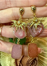 Load image into Gallery viewer, Earrings
