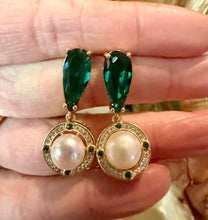 Load image into Gallery viewer, Earrings
