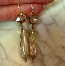Load image into Gallery viewer, Pearl Earrings

