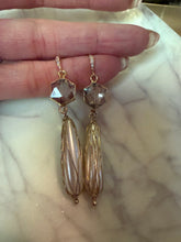 Load image into Gallery viewer, Pearl Earrings
